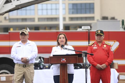 Dina Boluarte y Juan José Santiváñez