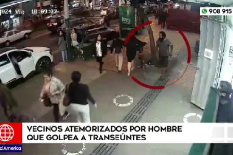 Las cámaras de seguridad confirman la actitud agresiva del hombre.