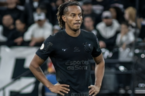 André Carrillo en la eliminación del Corinthians en la Copa Sudamericana