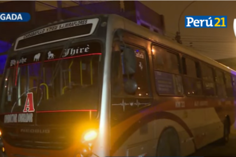 Extorsionadores balean bus de transporte público