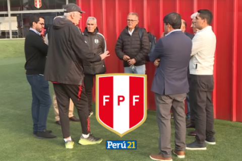 Jorge Fossati conversa con Arturo Ríos, nuevo presidente de la FPF