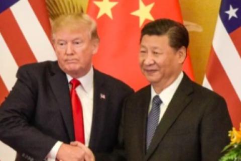  Donald Trump, estrecha la mano del presidente de China, Xi Jinping, 