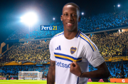 Luis Advíncula ovacionado por los hinchas de Boca Juniors de Argentina