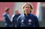 Ricardo Gareca tiene contrato con Chile hasta fines de 2025